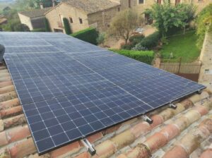 Més informació sobre l'article Instalación solar fotovoltaica con batería Corçà