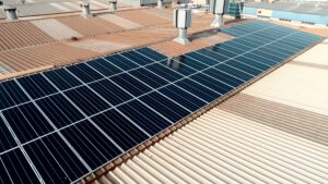 Lee más sobre el artículo Husyca · Instalación de placas solares en Polinyà