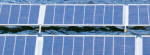 Lee más sobre el artículo La revolución de la energía solar flotante: Nuevo Real Decreto permite la instalación de placas solares en embalses públicos