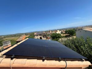 Lee más sobre el artículo Instalación solar fotovoltaica Lladó